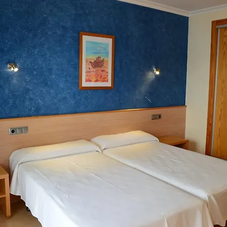 호텔 Punta Del Cantal 4*