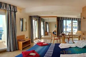 Punta Del Cantal 4* موخاكار