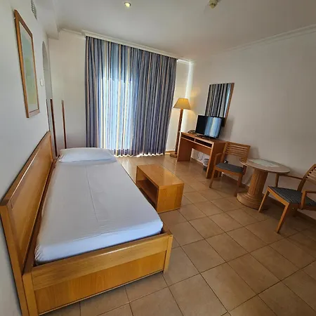 Hotel Punta Del Cantal